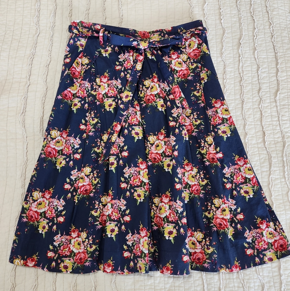 DownEast Basics A-Line Skirt, Size Medium, Navy Blue